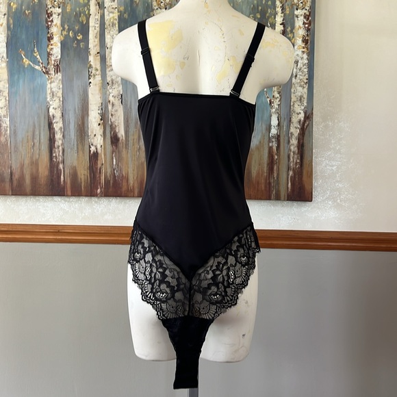 Black Lace Trim Bodysuit - Picture 5 of 8